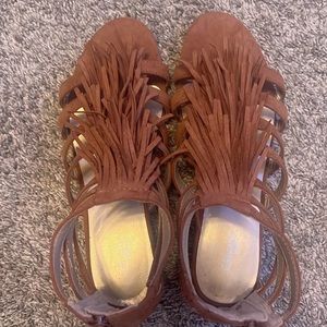 Cupcake Couture girls size 4 sandals. Never worn!